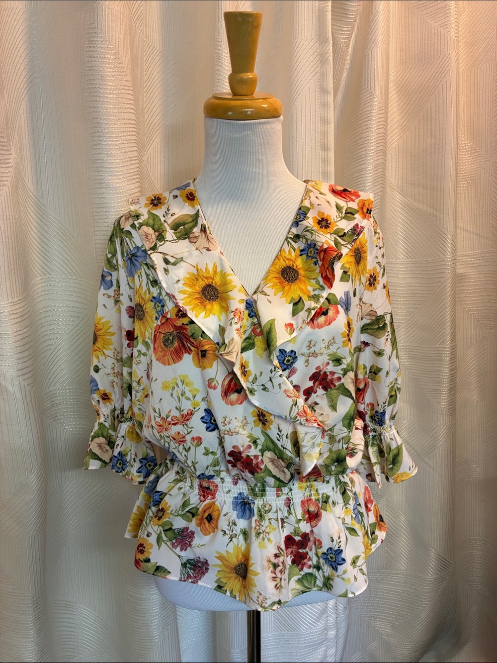 Philosophy White Floral Ruffle Peplum Blouse with Sunflowers